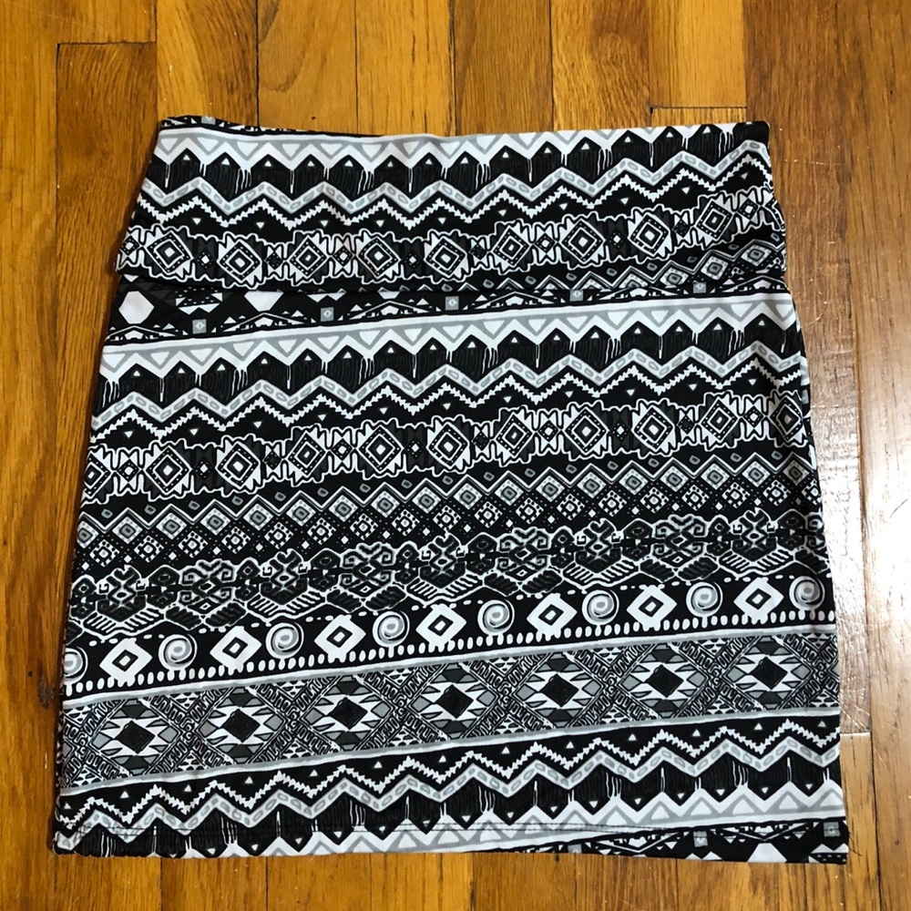 3/$27 Tribal Print Mini Skirt!